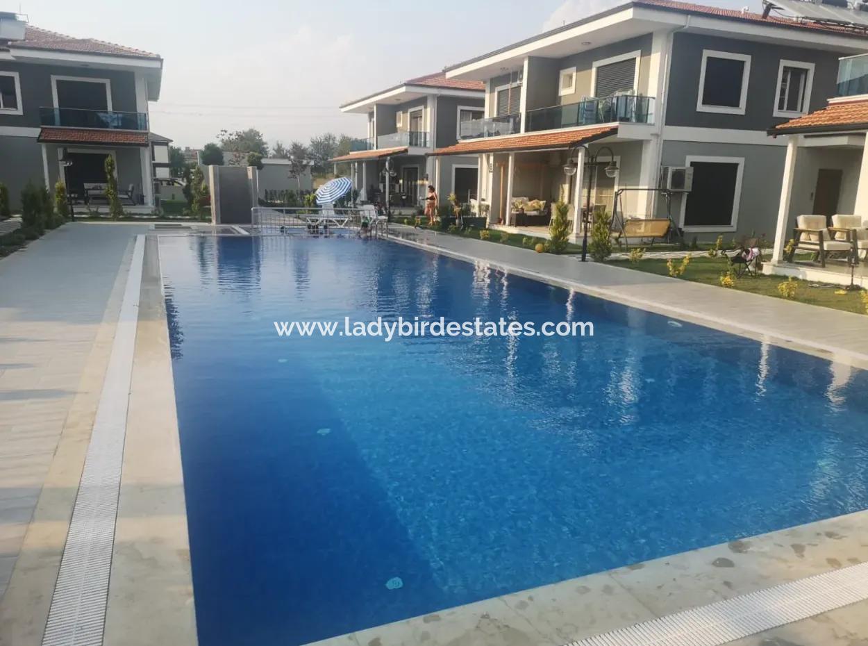 Villa Zum Verkauf In Dalaman Angrenzenden Null