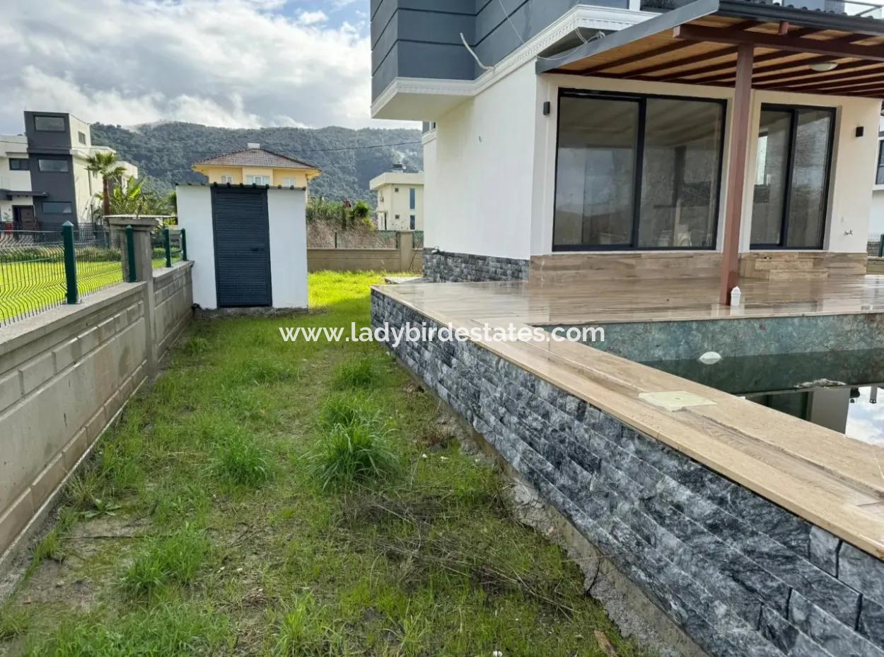 Freistehende Poolvilla In Dalaman Kapikarginda