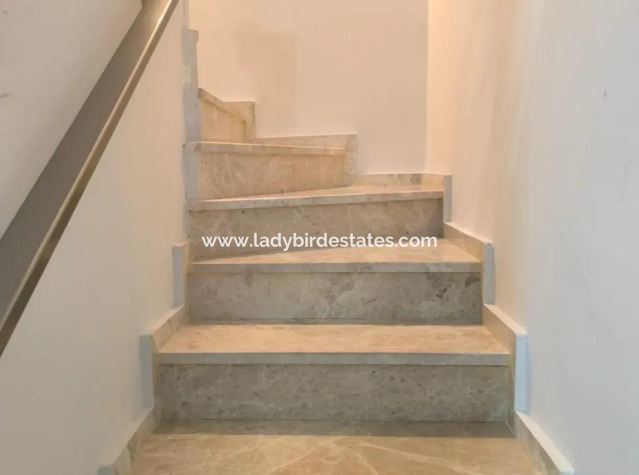 4 1 Dach Duplex Zum Verkauf Im Dalaman Zentrum