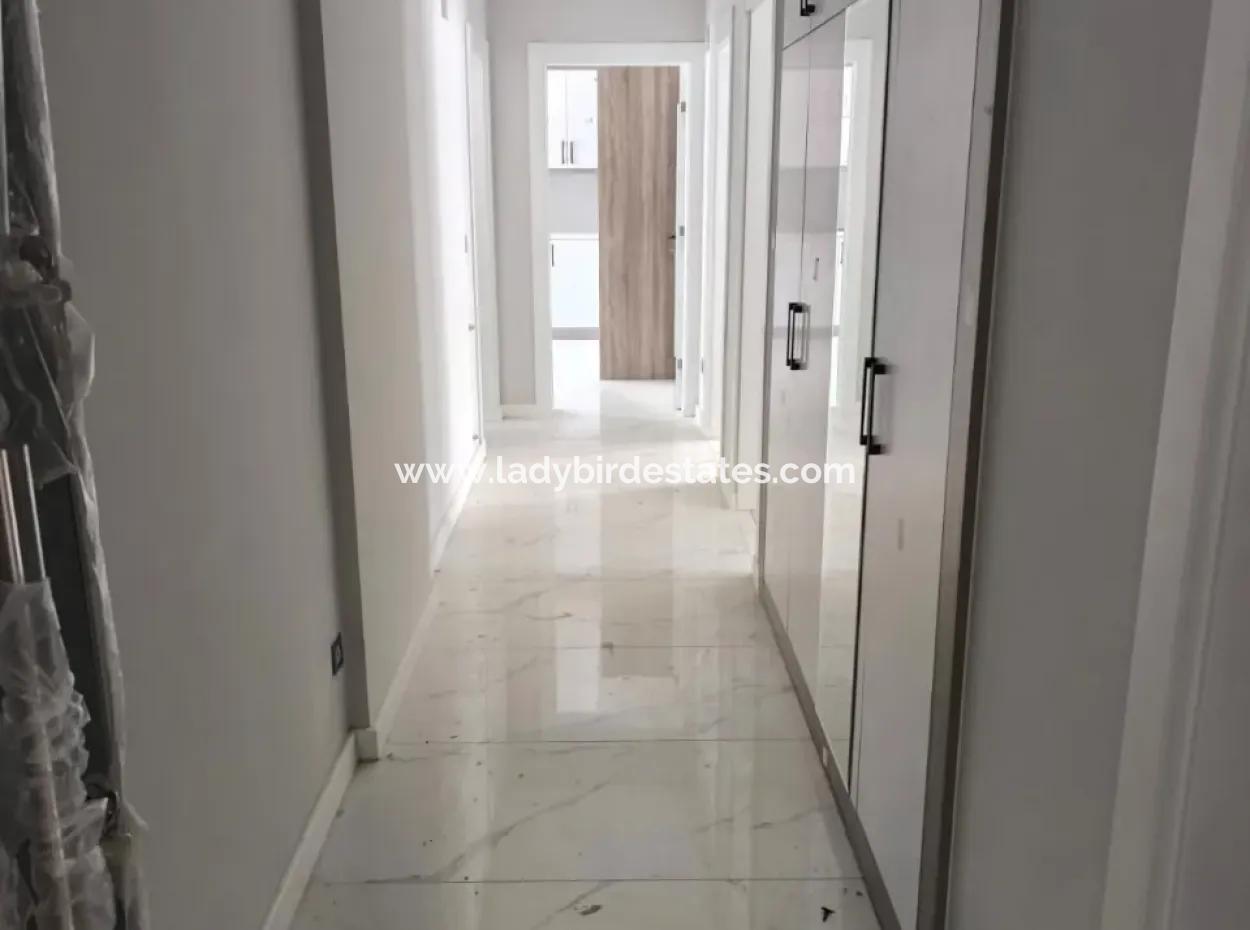 Unverpasste Gelegenheit!! Ortaca Bahcelievler Mah. Luxus 2 1 Wohnungen Mit Pool In Einem Komplex