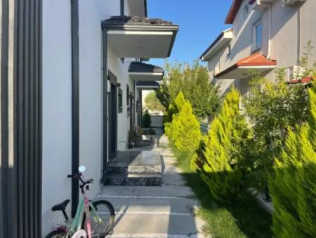 Twin-Villen Zum Verkauf Bereit Zum Bezug In Dalaman Karaçali