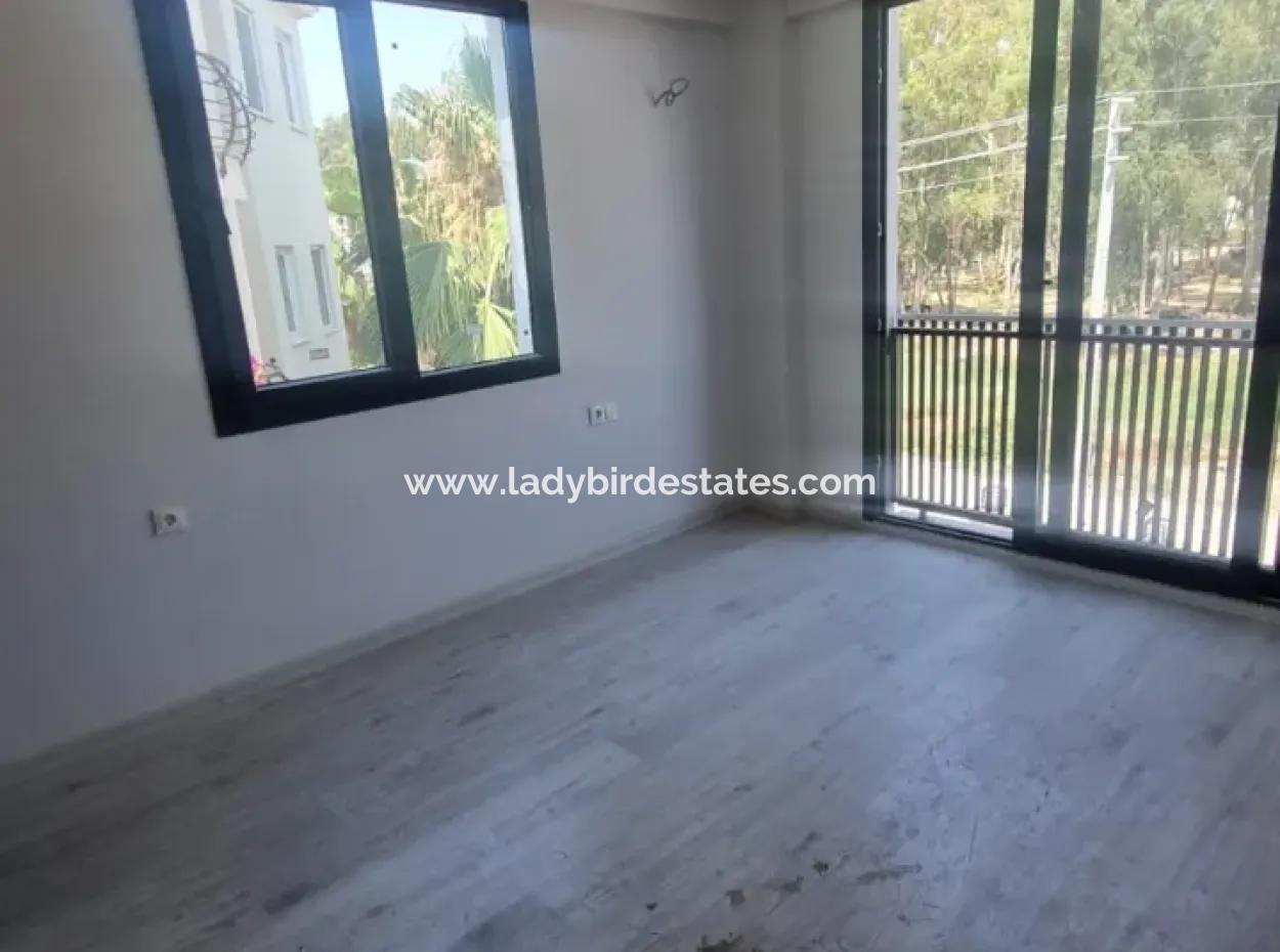 Huge Opportunity Not To Be Missed!! 2 1 Apartments