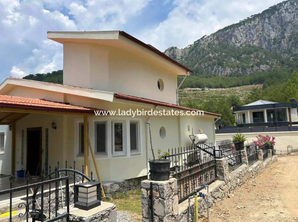 2 Villas For Sale On A 1500M2 Plot In Akkaya