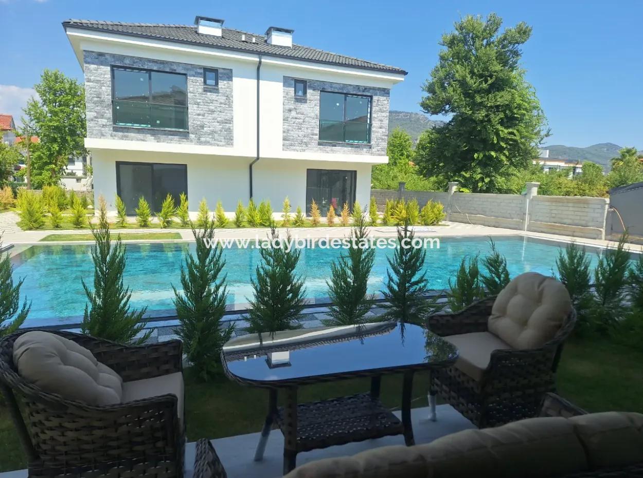2 In 1 Luxury Semi-Detached Villas In A Complex In Karaçalı