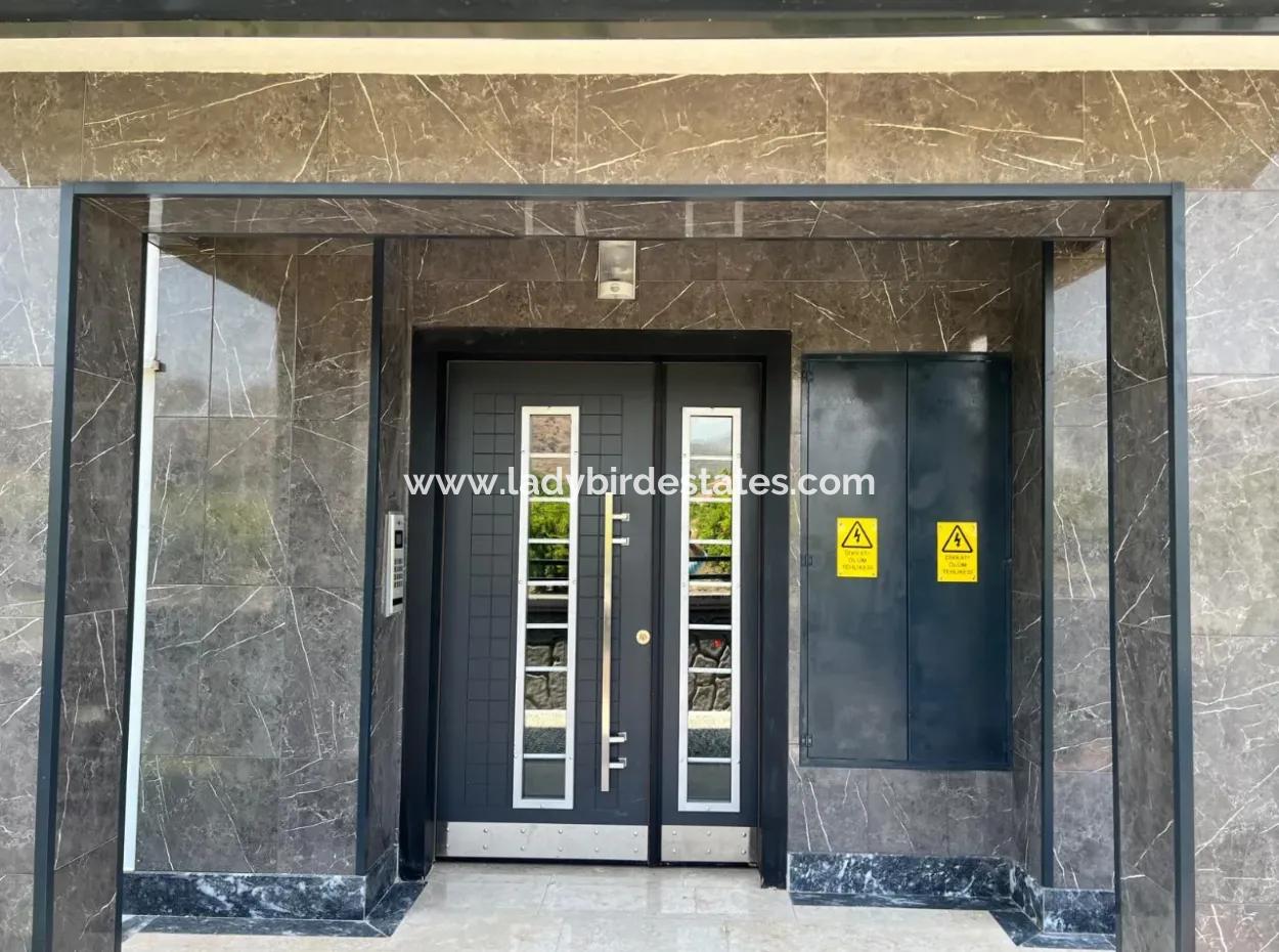 Inside The Altins. 3 1 Satilik Daire