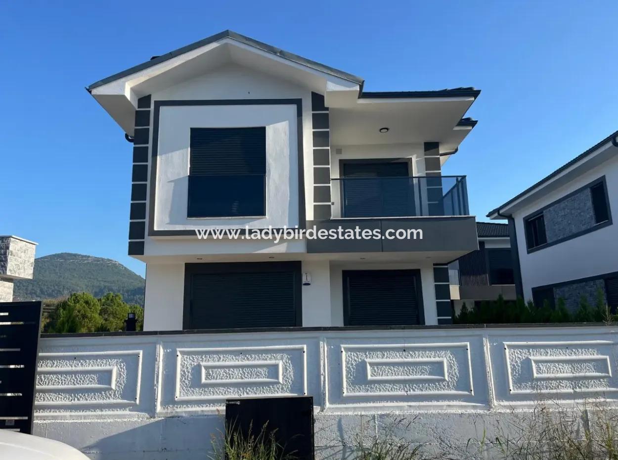 Detached 4 1 Villa For Sale In Karaçali