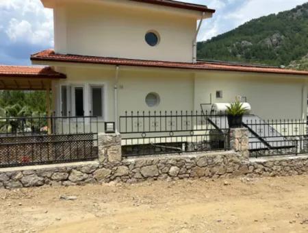 2 Villas For Sale On A 1500M2 Plot In Akkaya