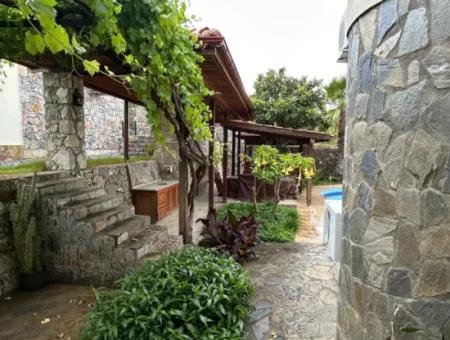 2 Villas For Sale On A 1500M2 Plot In Akkaya
