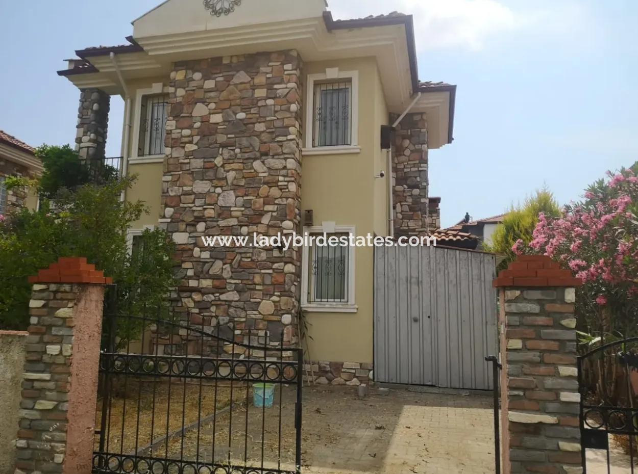 Dalaman Altıntas'da Havuzlu Eşyalı Villa