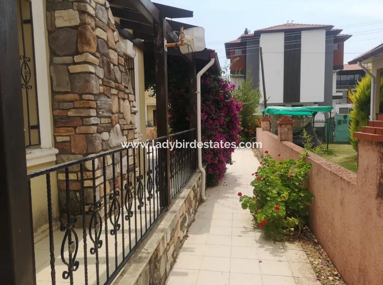 Dalaman Altıntas'da Havuzlu Eşyalı Villa