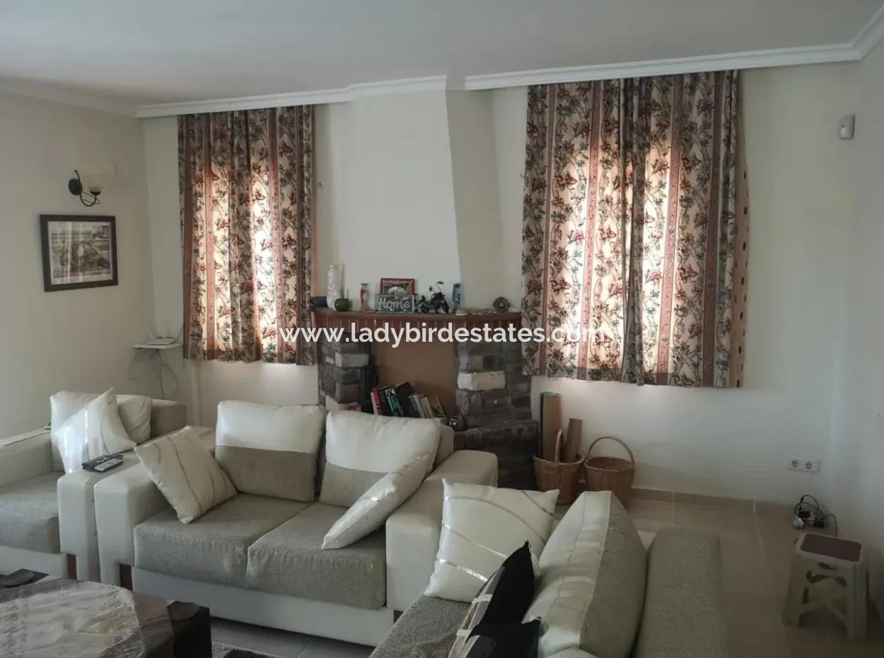 Dalaman Altıntas'da Havuzlu Eşyalı Villa