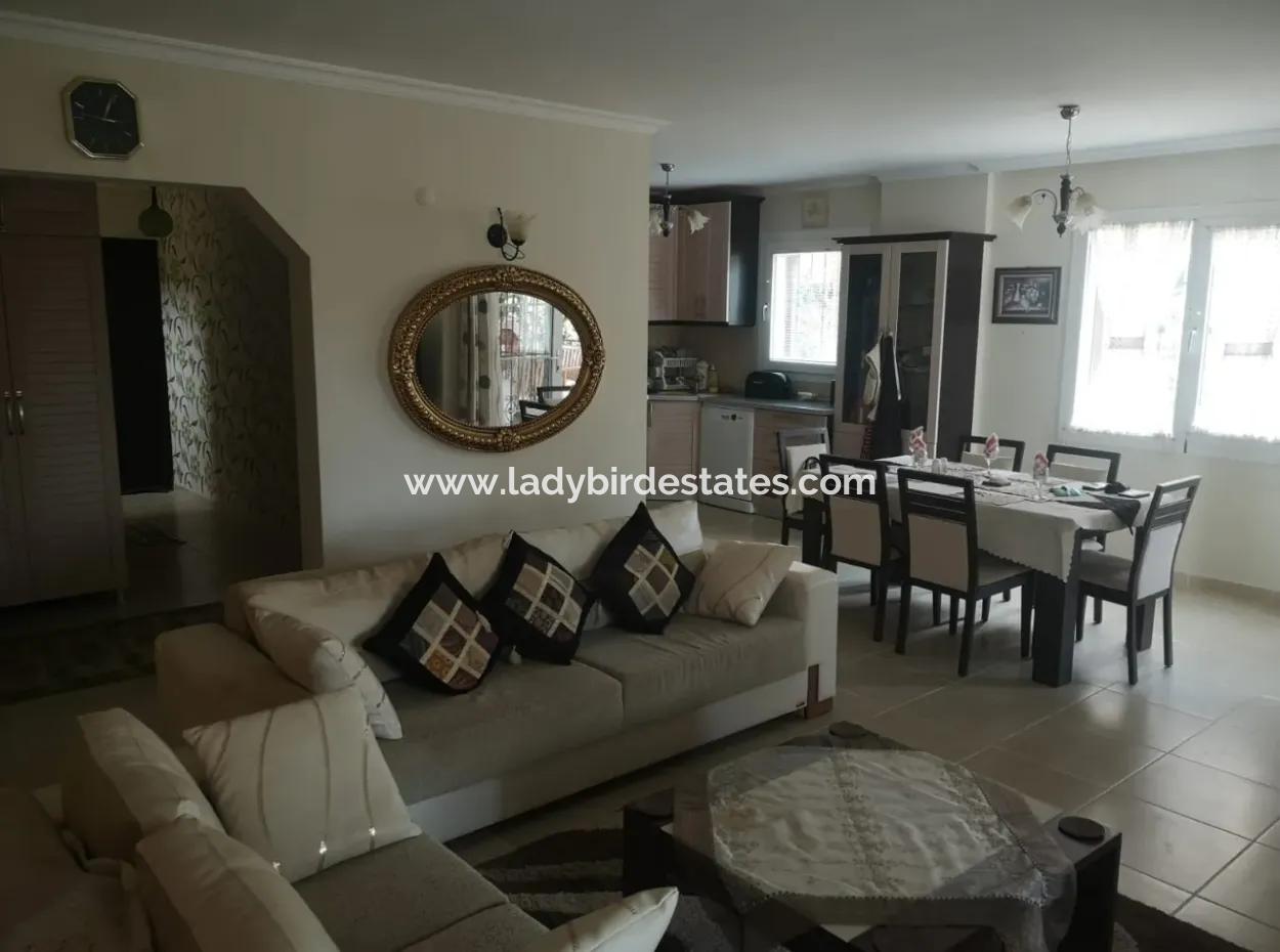 Dalaman Altıntas'da Havuzlu Eşyalı Villa