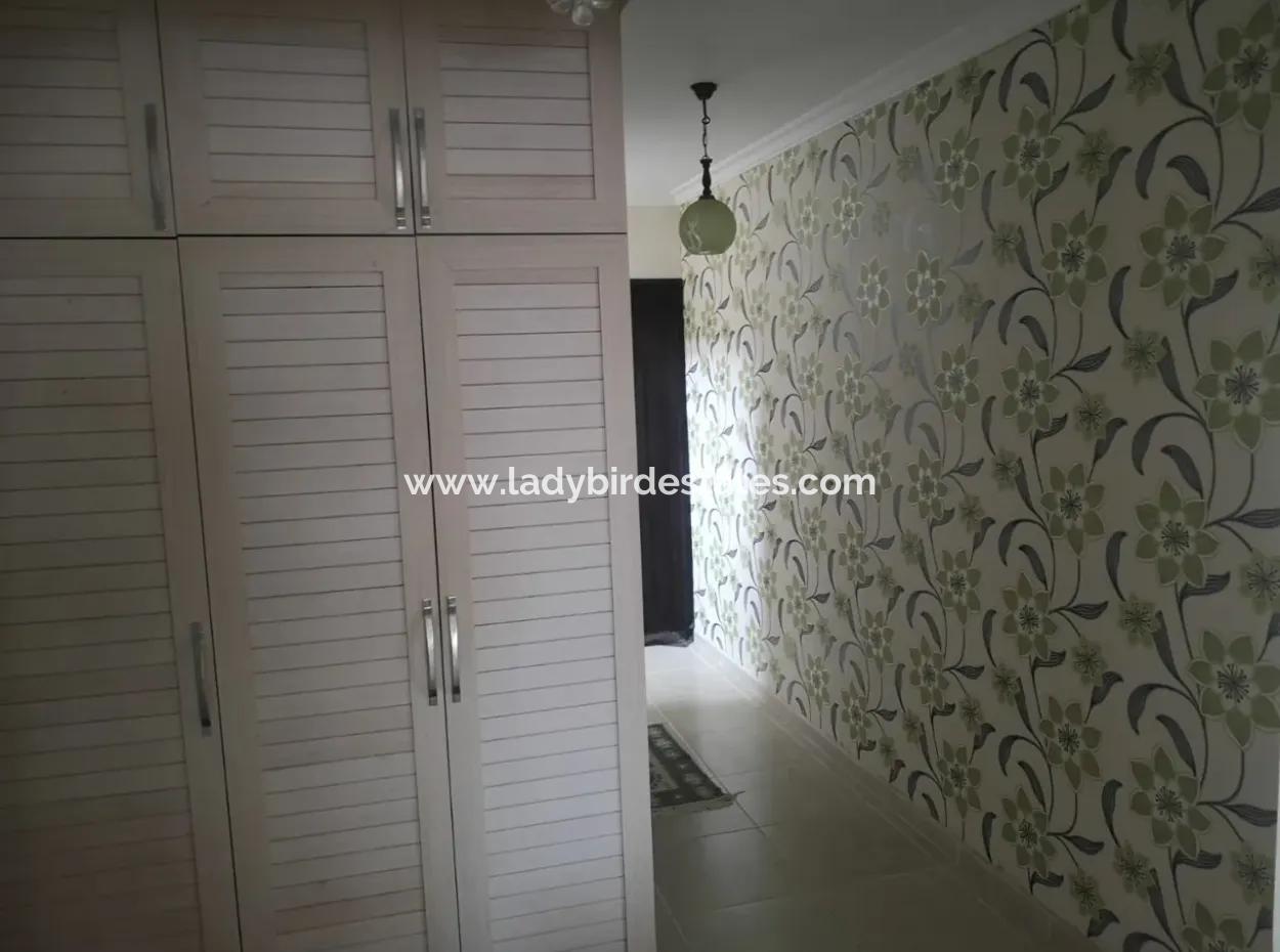 Dalaman Altıntas'da Havuzlu Eşyalı Villa