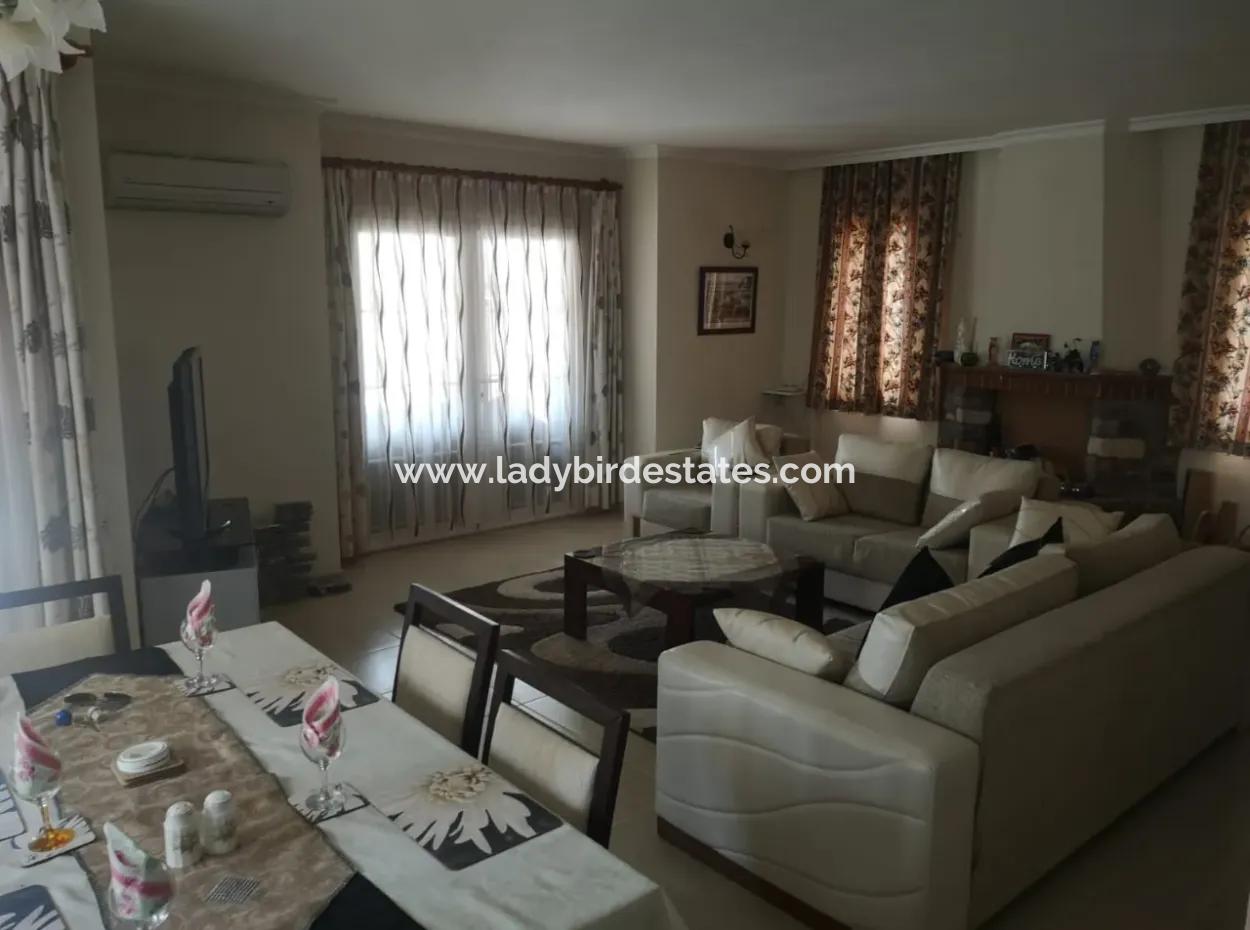 Dalaman Altıntas'da Havuzlu Eşyalı Villa