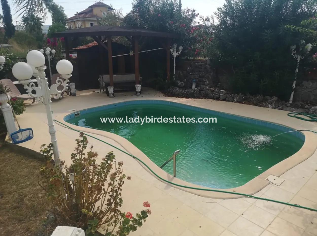 Karaçalı Mahallesinde Yarı Dubleks Villa Satılık