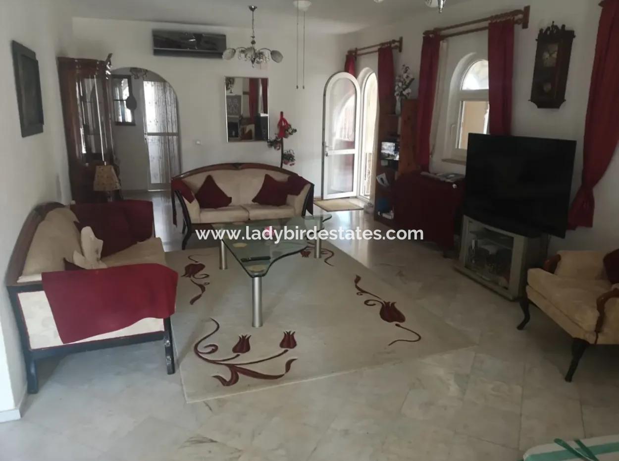 Karaçalı Mahallesinde Yarı Dubleks Villa Satılık