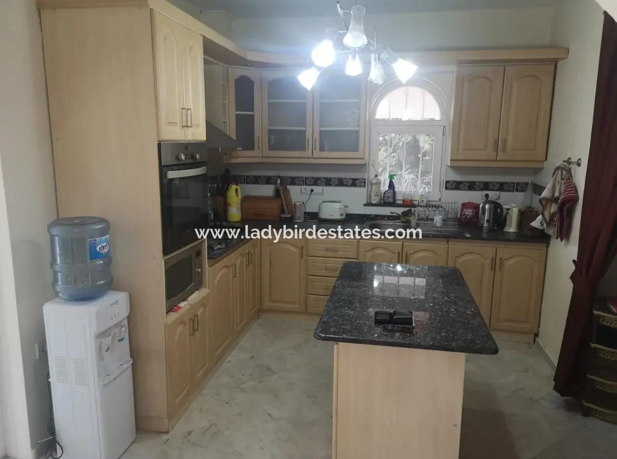 Karaçalı Mahallesinde Yarı Dubleks Villa Satılık