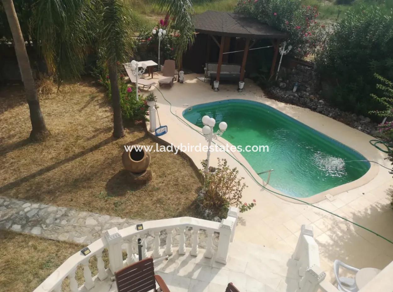 Karaçalı Mahallesinde Yarı Dubleks Villa Satılık