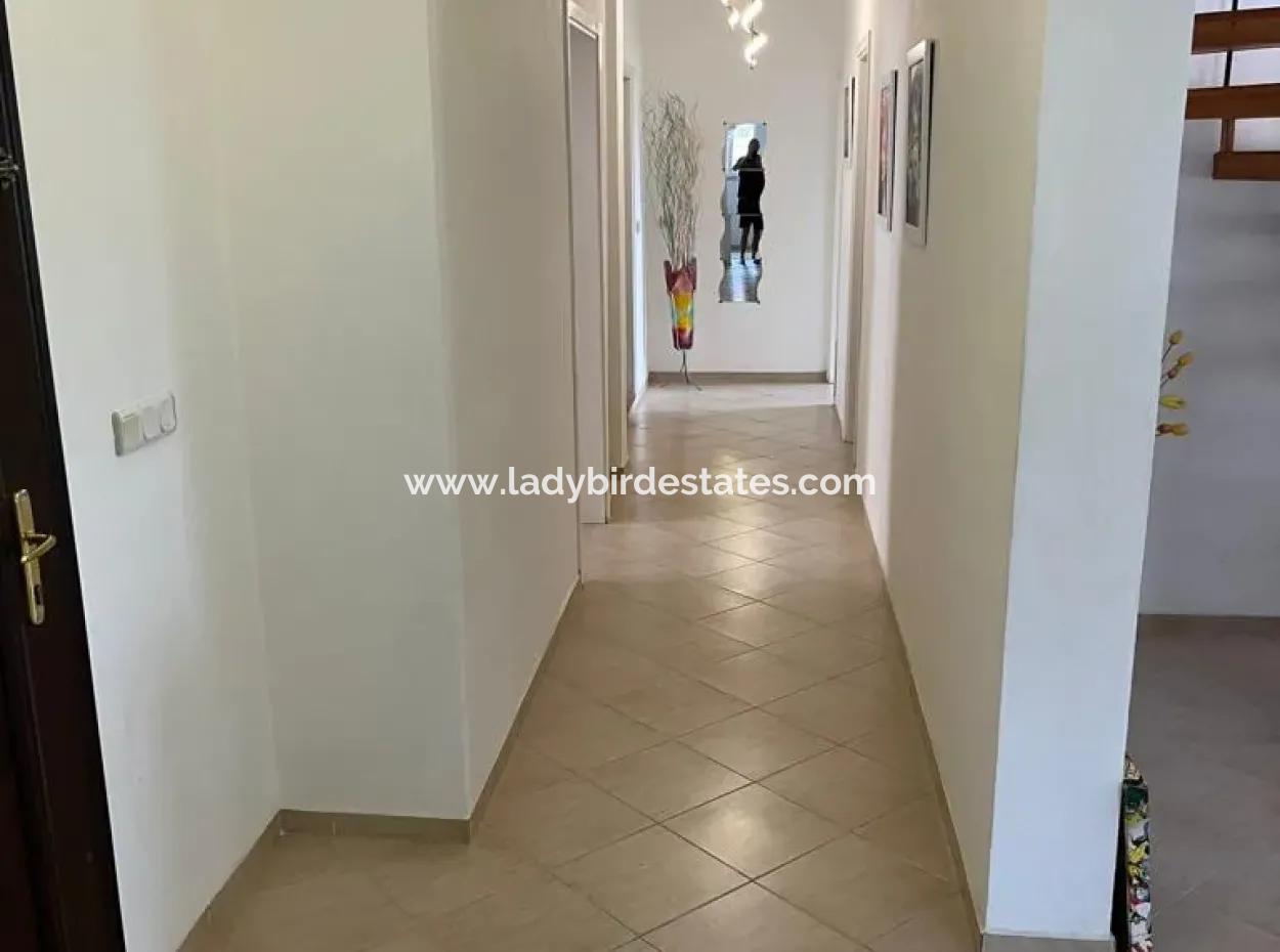 Dalaman Altıntas Mahallesinde 4+1 Villa Satılık