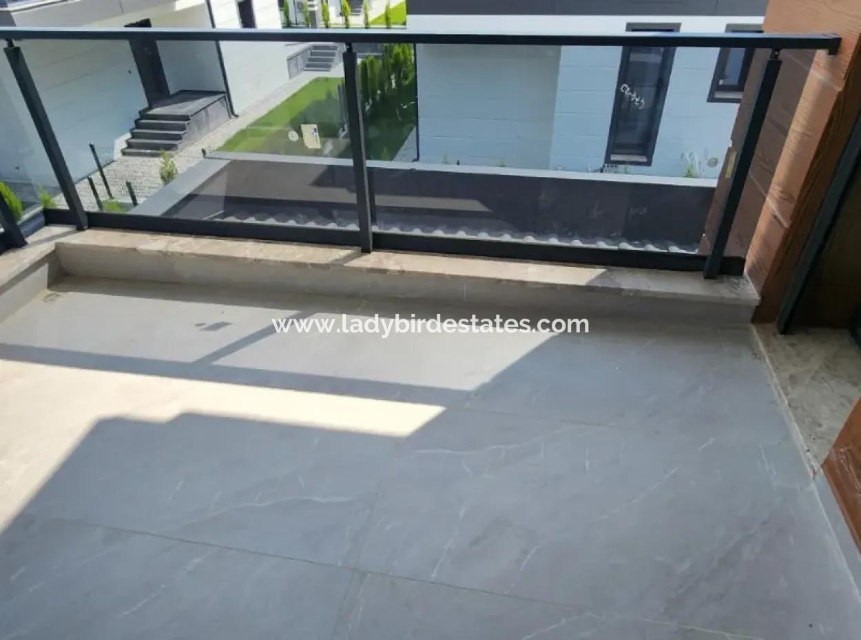 Dalaman  Söğütlüyurt Mevkiinde Eşsiz Peyzajıla 3+1 Villa