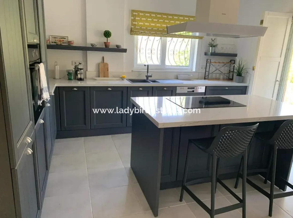 Dalaman, Akkaya Vadisi - Çarpıcı 4 Yatak Odalı Villa