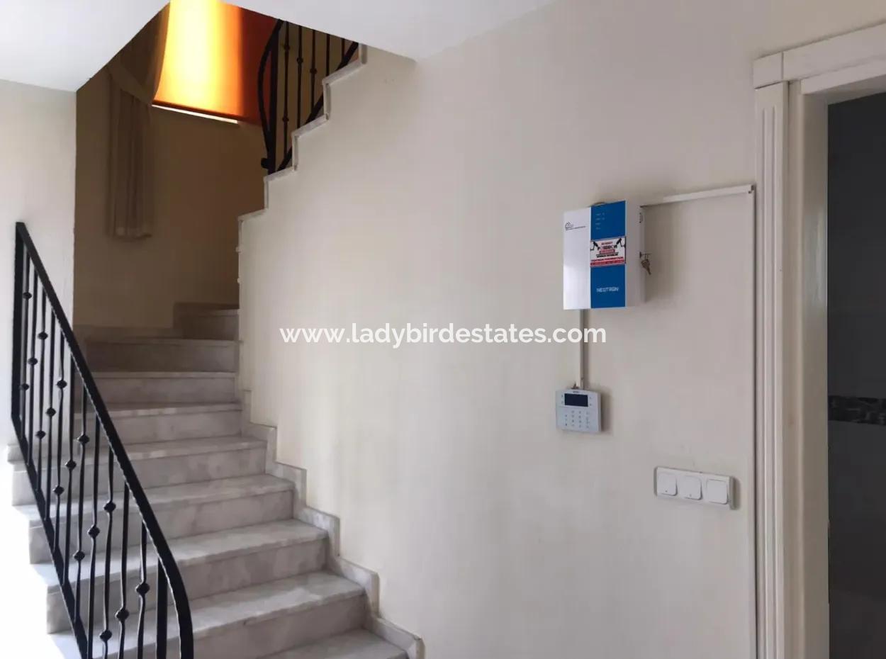 Gürköy Mevkiin De  Tasarım Harikası 3+1 Satılık Villa