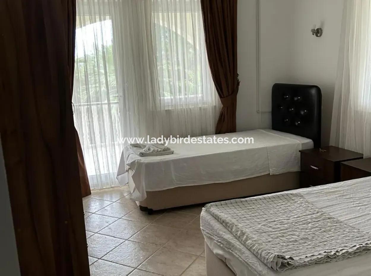 Akkayada 1500M2 Arsanın İçerisinde 2 Adet Satılık Villalar