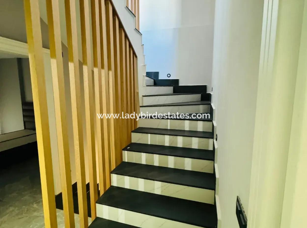 Doğanın Kalbi Olan Akkaya Vadisinde Satılık 4+1 Ultralüks Villa