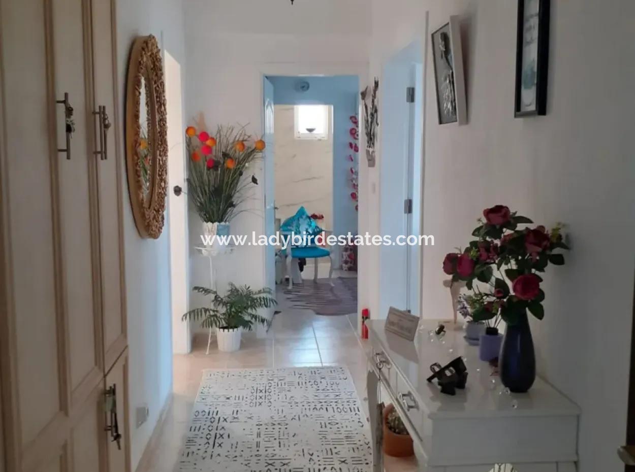 Dalaman Günlüklü Sitesin De Havuzlu Satılık Daire