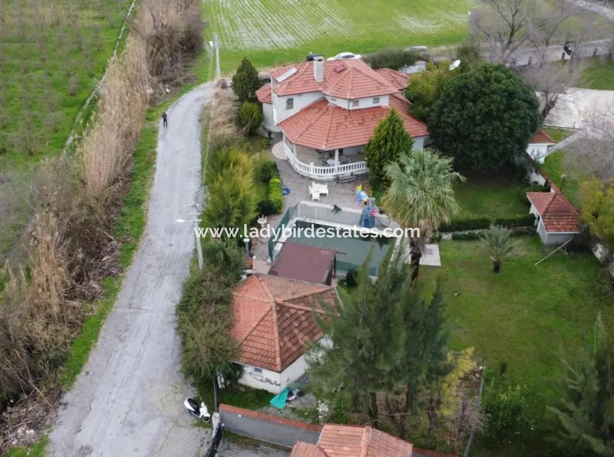 Dalaman Altıntas Mah. Kaçırılmayacak Konumda 4+1 Müstakil Villa