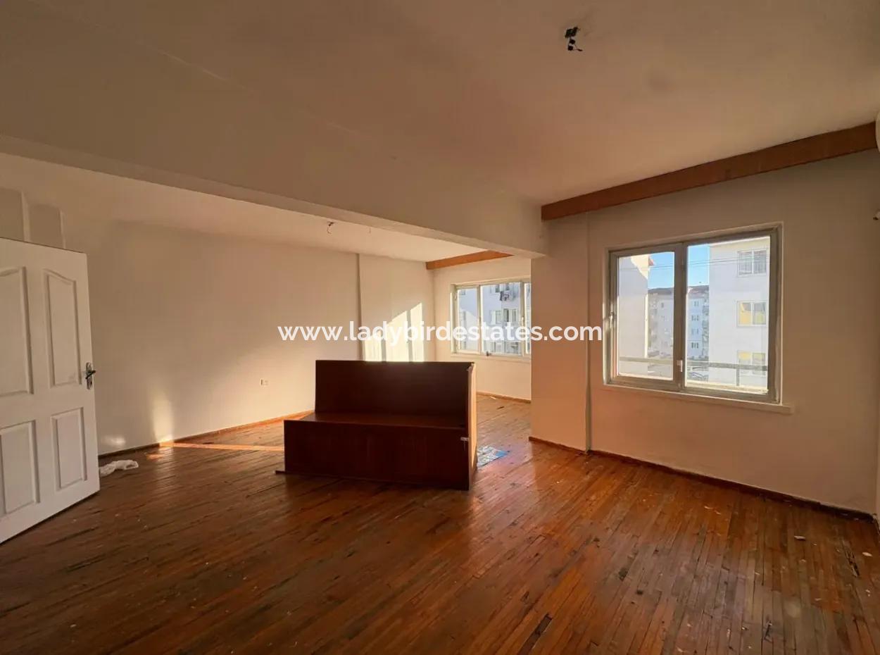 Dalaman Ege Mahallesinde Site İçerisinde  Satılık 3+1 Daire