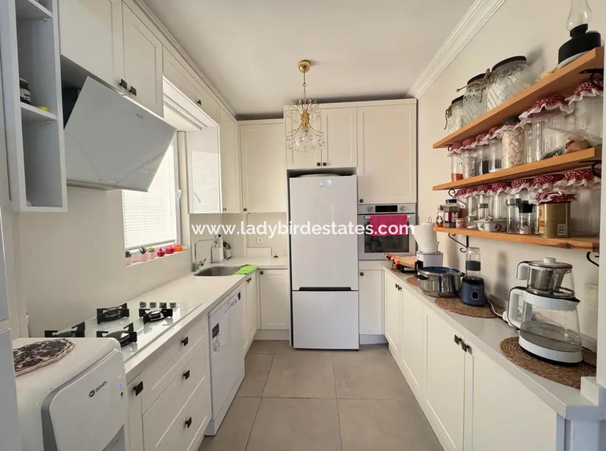 Eşyalı Müstakil Havuzlu 3+1 Villa