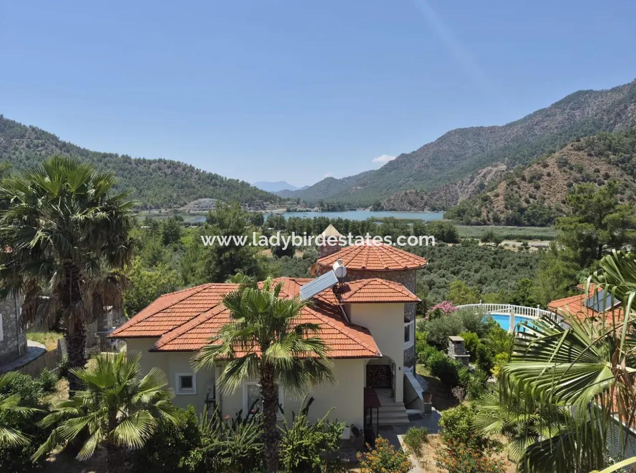 Dalaman Akkaya Vadisin De Doğa Huzurun Da Site İçerisin De 3+1 İkizsatılık Villa