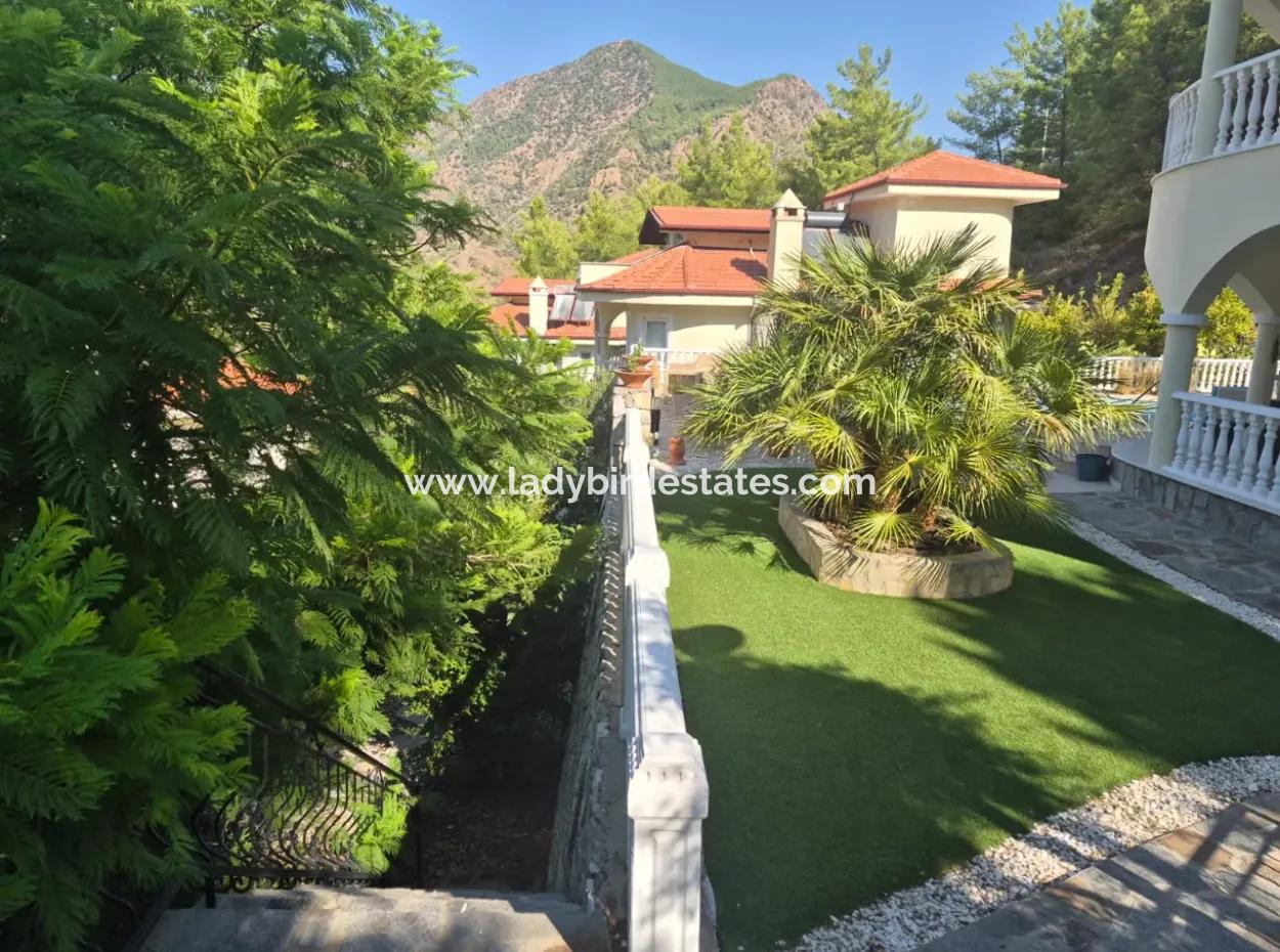 Dalaman, Akkaya Vadisi - Şık 4 Yataklı Villa