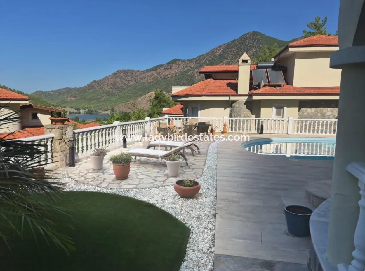 Dalaman, Akkaya Vadisi - Şık 4 Yataklı Villa