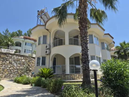 Dalaman Akkaya Vadisin De Doğa Huzurun Da Site İçerisin De 3+1 İkizsatılık Villa