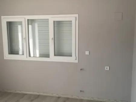 Karaçalı Mahallesinde 4+1 Satılık Lüks Villa