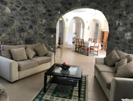 Akkaya Taşlıburunda Kiralık Villa