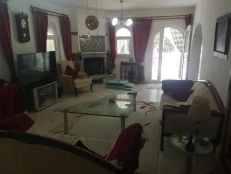 Karaçalı Mahallesinde Yarı Dubleks Villa Satılık