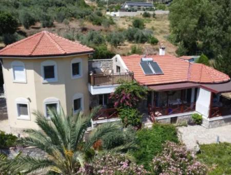 Dev Fırsat!! 5.550M2 Arsa İçerisinde Doğa Harikası 4+1 Satılık Villa