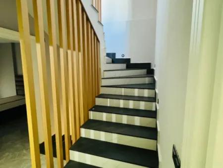Doğanın Kalbi Olan Akkaya Vadisinde Satılık 4+1 Ultralüks Villa