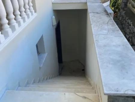 Dalaman Akkaya Vadisinde Muhteşem Mimarisiyle Satılık 5+2 Villa