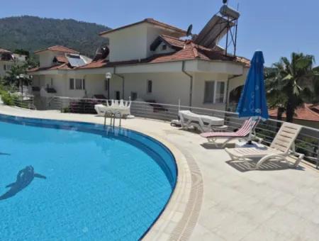 Dalaman Akkaya Vadisin De Doğa Huzurun Da Site İçerisin De 3+1 İkizsatılık Villa