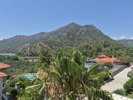 Dalaman Akkaya Vadisin De Doğa Huzurun Da Site İçerisin De 3+1 İkizsatılık Villa