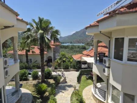 Dalaman Akkaya Vadisin De Doğa Huzurun Da Site İçerisin De 3+1 İkizsatılık Villa
