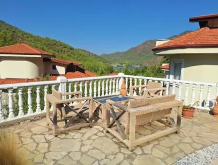 Dalaman, Akkaya Vadisi - Şık 4 Yataklı Villa
